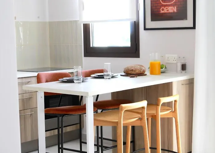 1br Serviced With Pool & Premium Amenities